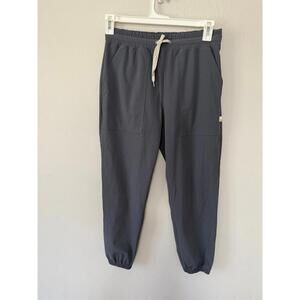 Vuori miles joggers size small in grey these are New without tags